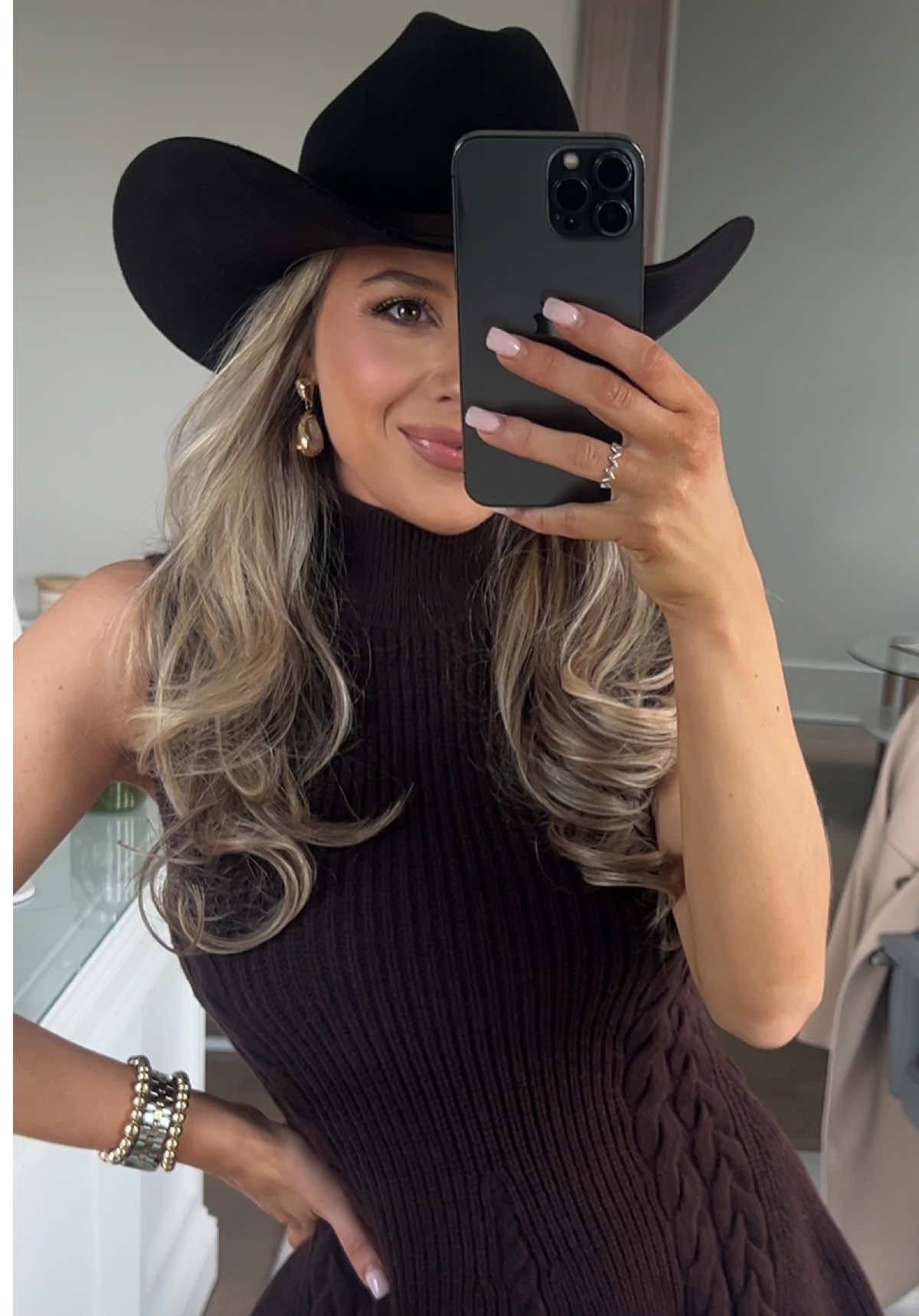 @Sheswhitneylee|Workwear