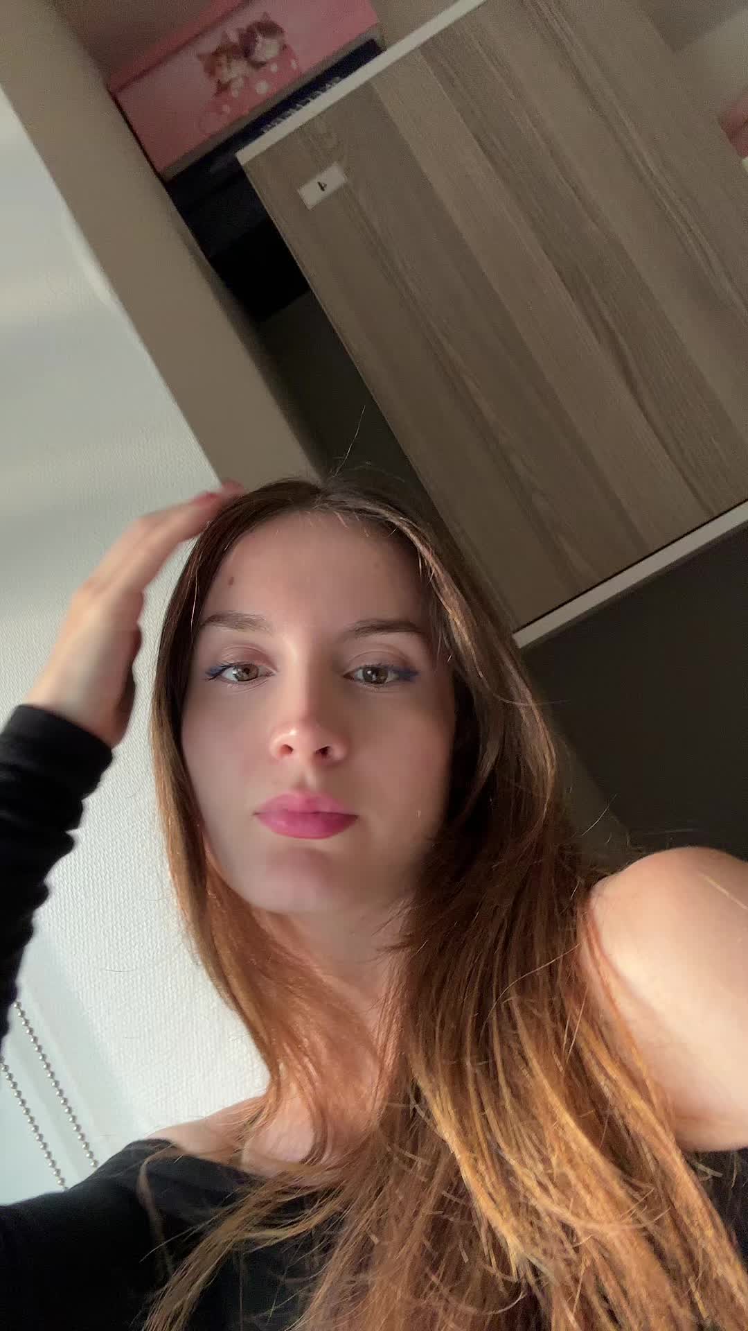 @🦦
