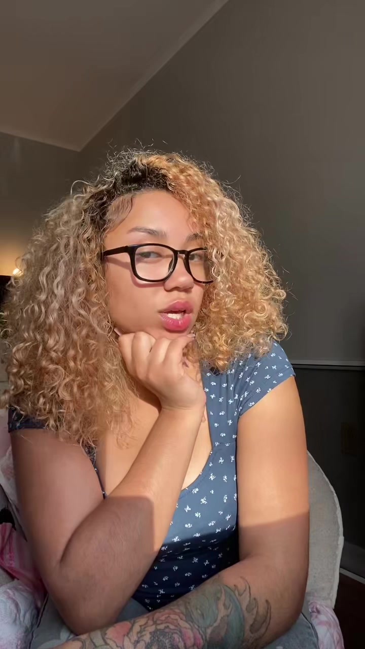 @julztheemuse