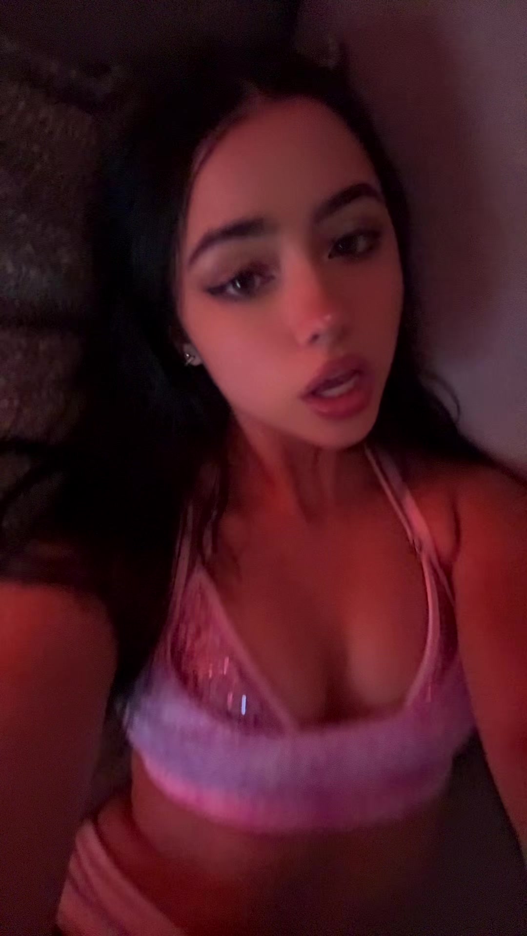 @itszoeyiso