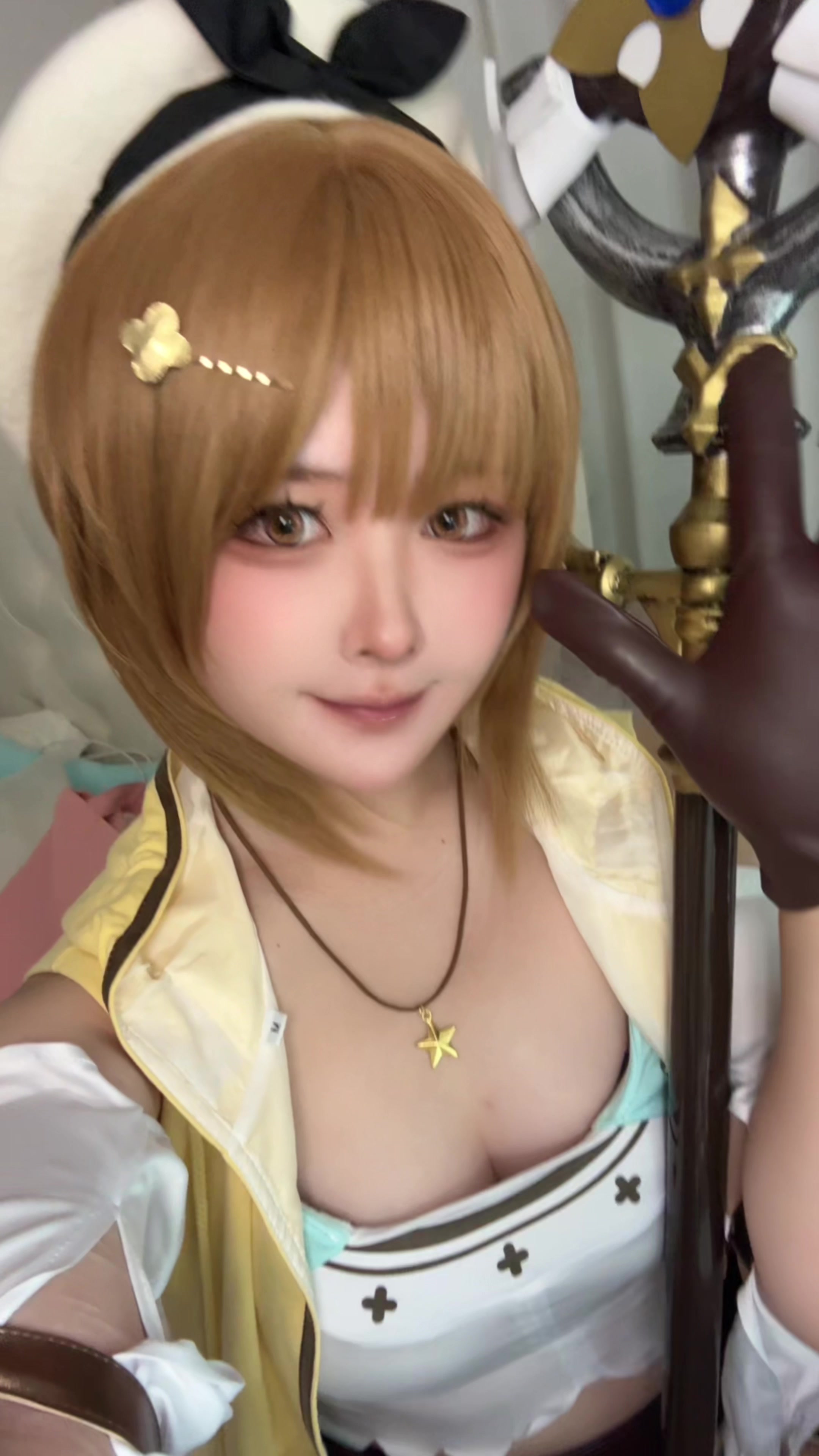 @かなで