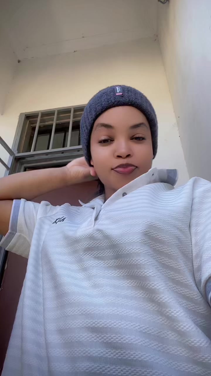 @Annu smiling girl🤩