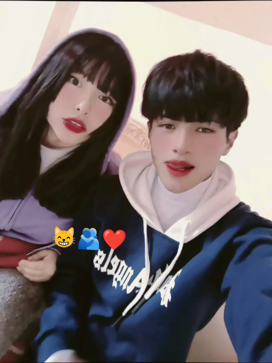 @🐼💜𝐑𝐎𝐒𝐘💜🐼𝟕ü👉🏻(𝐎...)