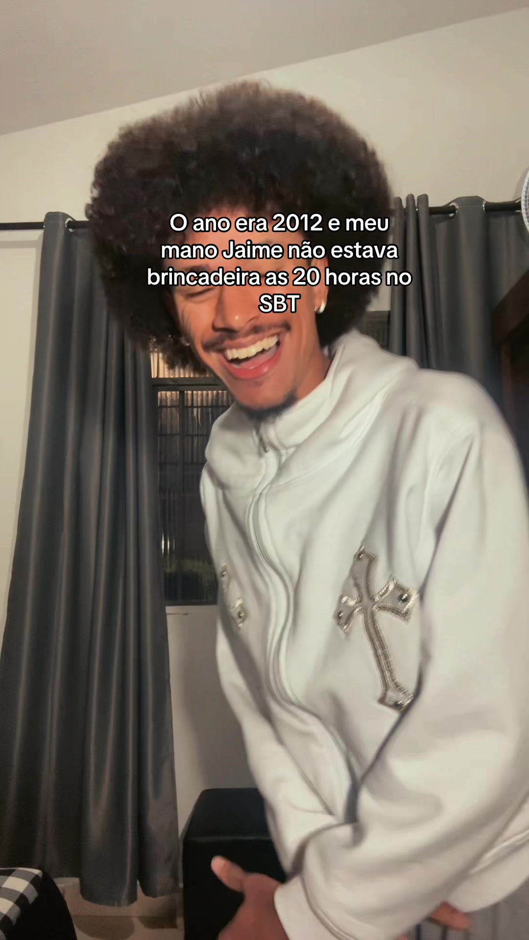 @neuvess_