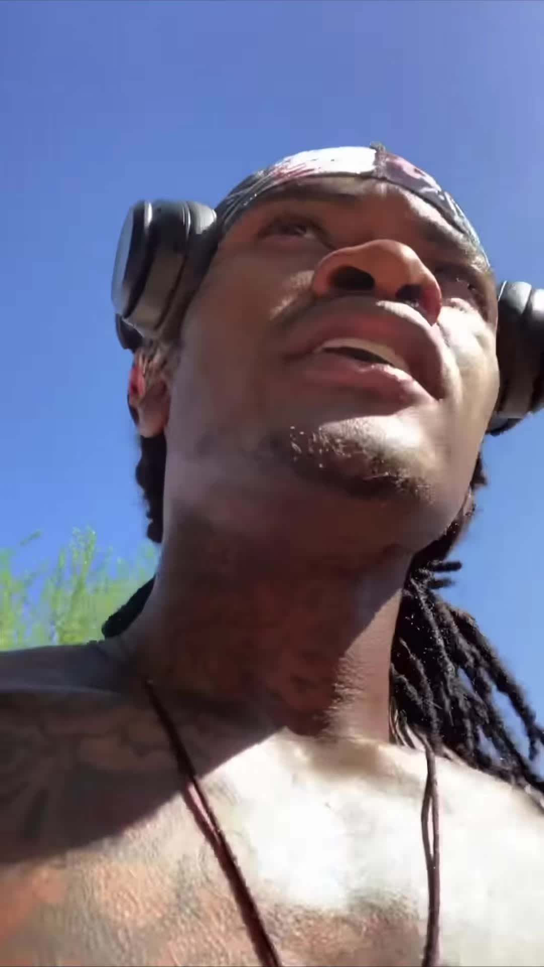 @-