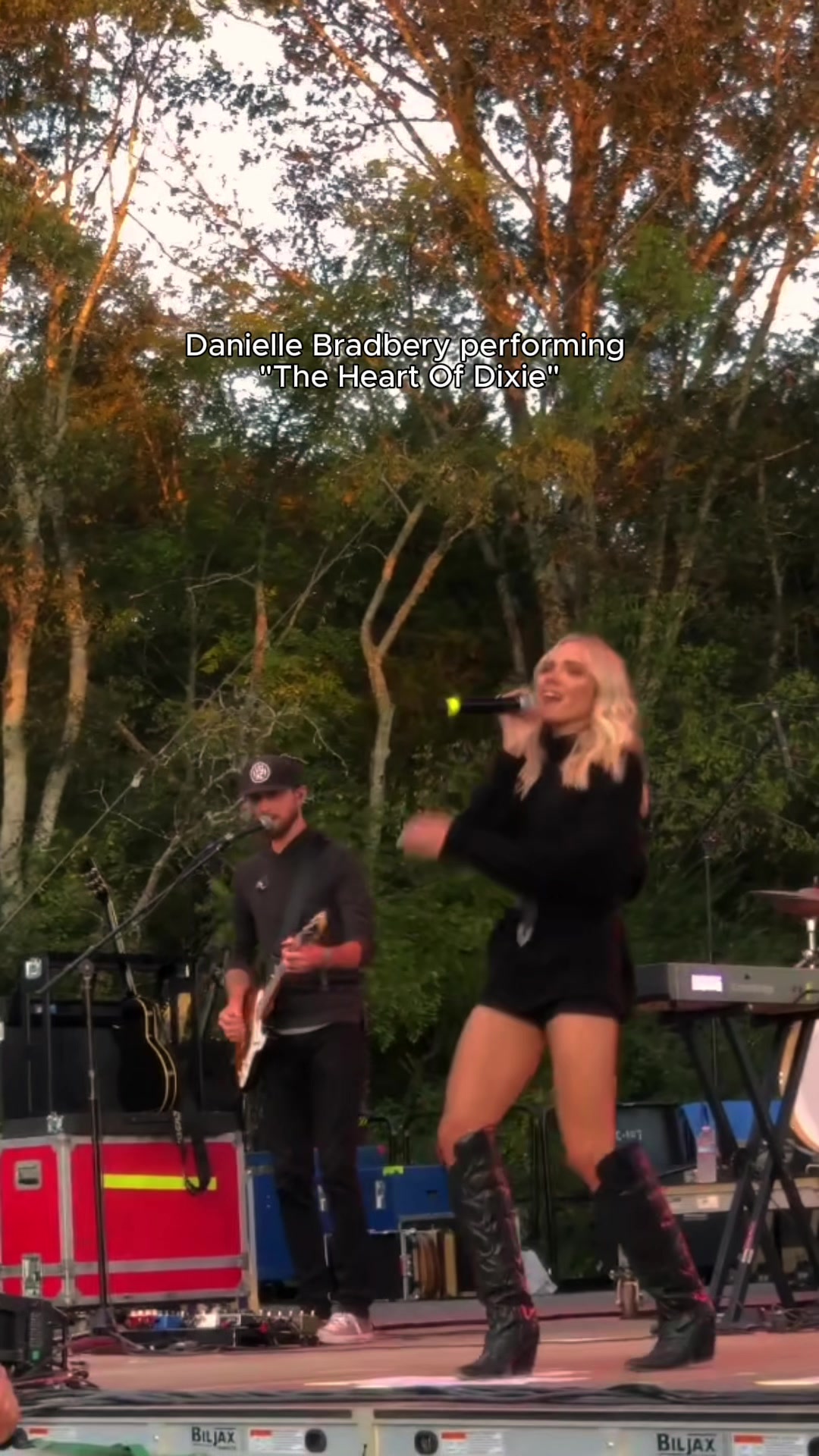 @Danielle Bradbery Fan
