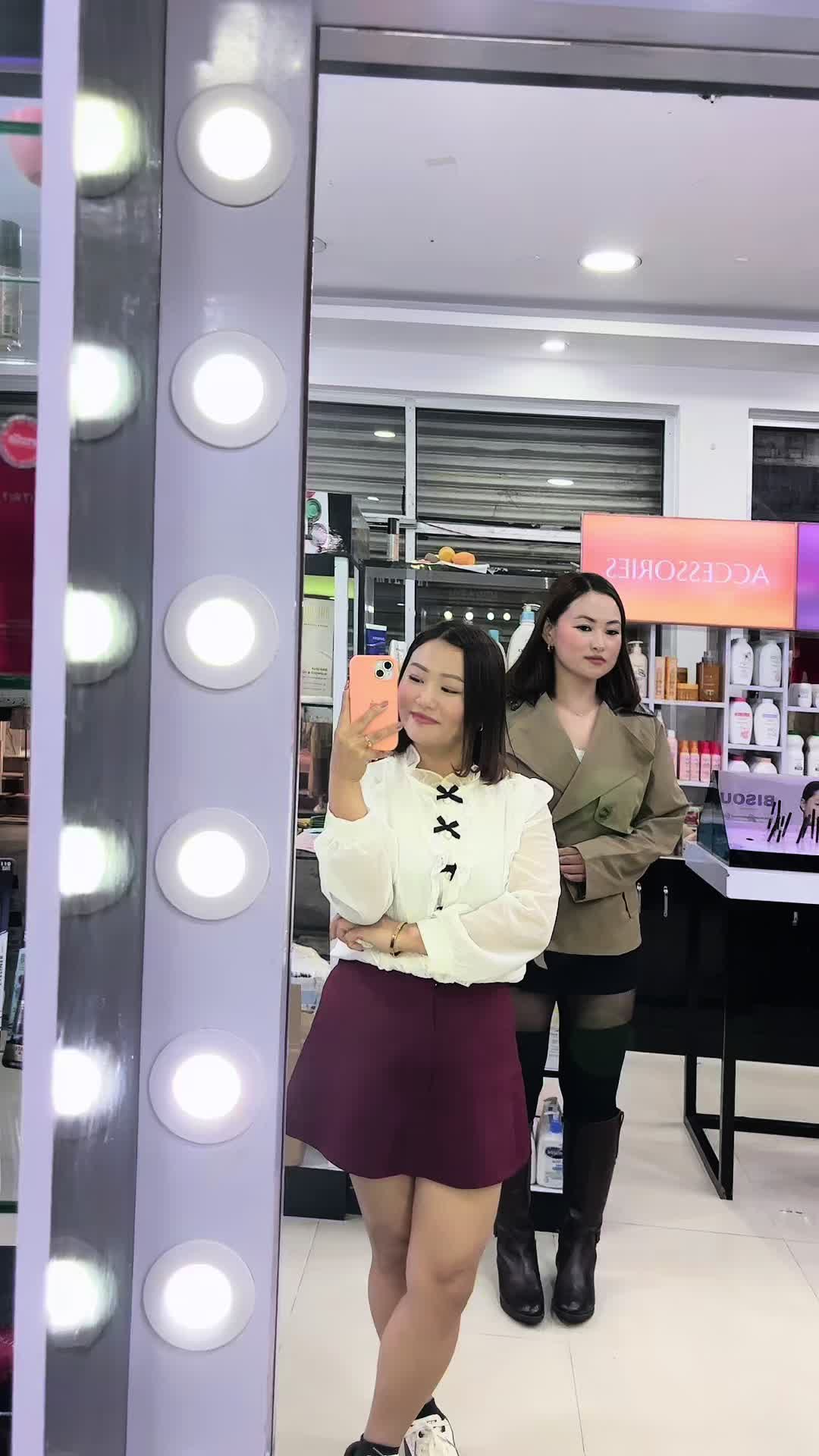 @युnika🧡🧡