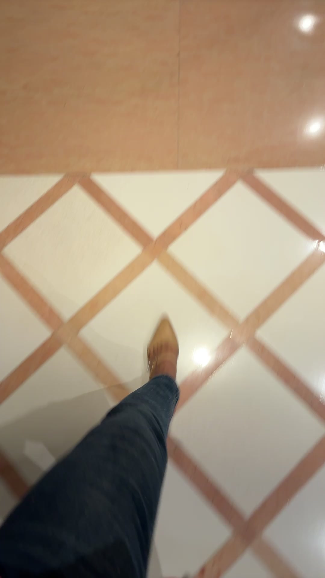@ហាង អែមមី សាទ្បន ( បឹងស្នោរ )