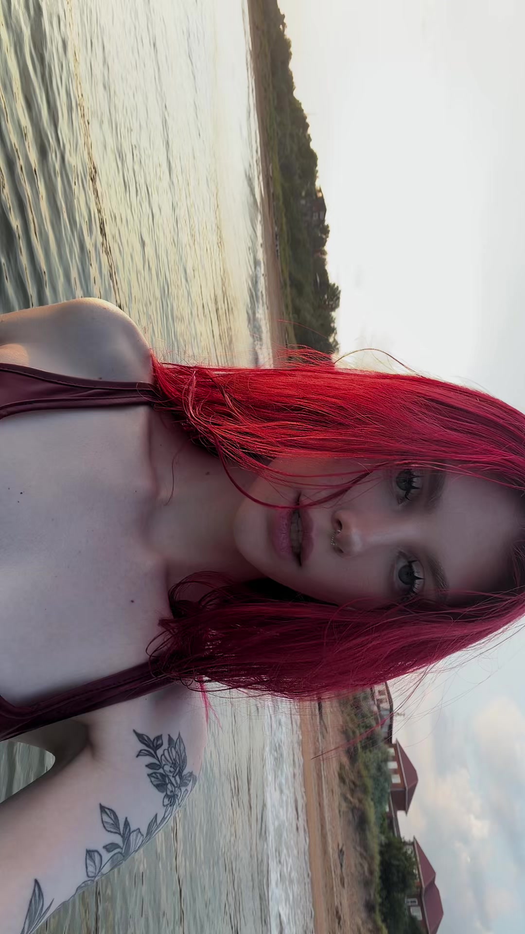 @✭