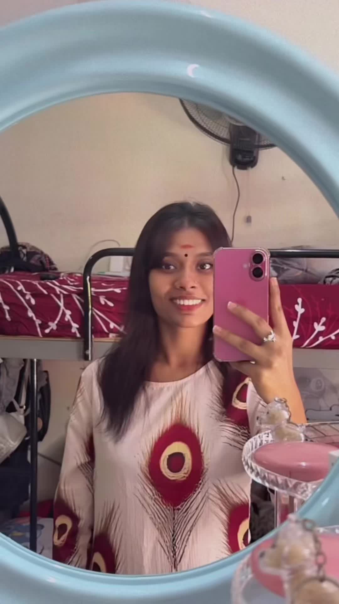 @Priya🦋💓