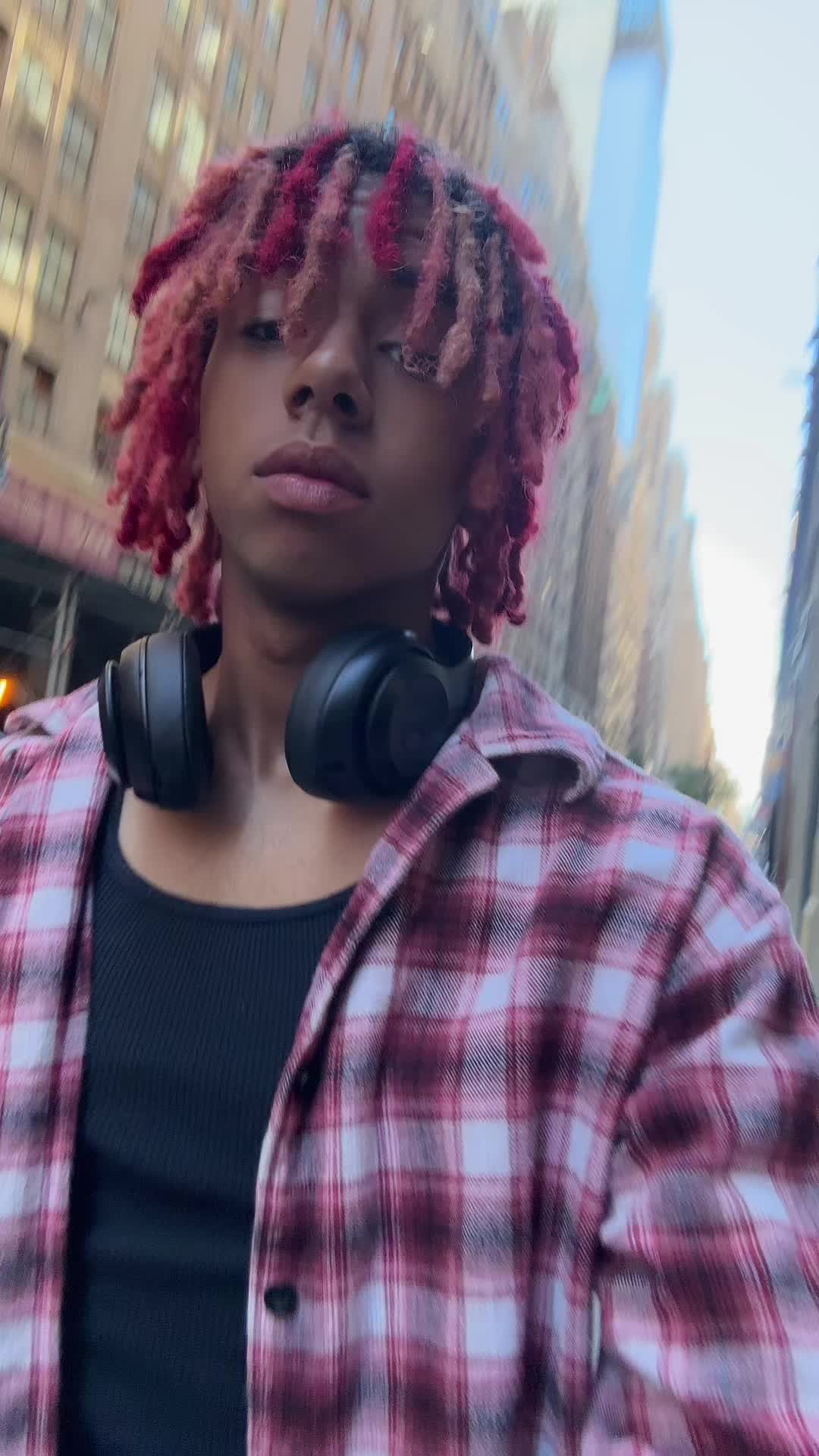 @glamourbug