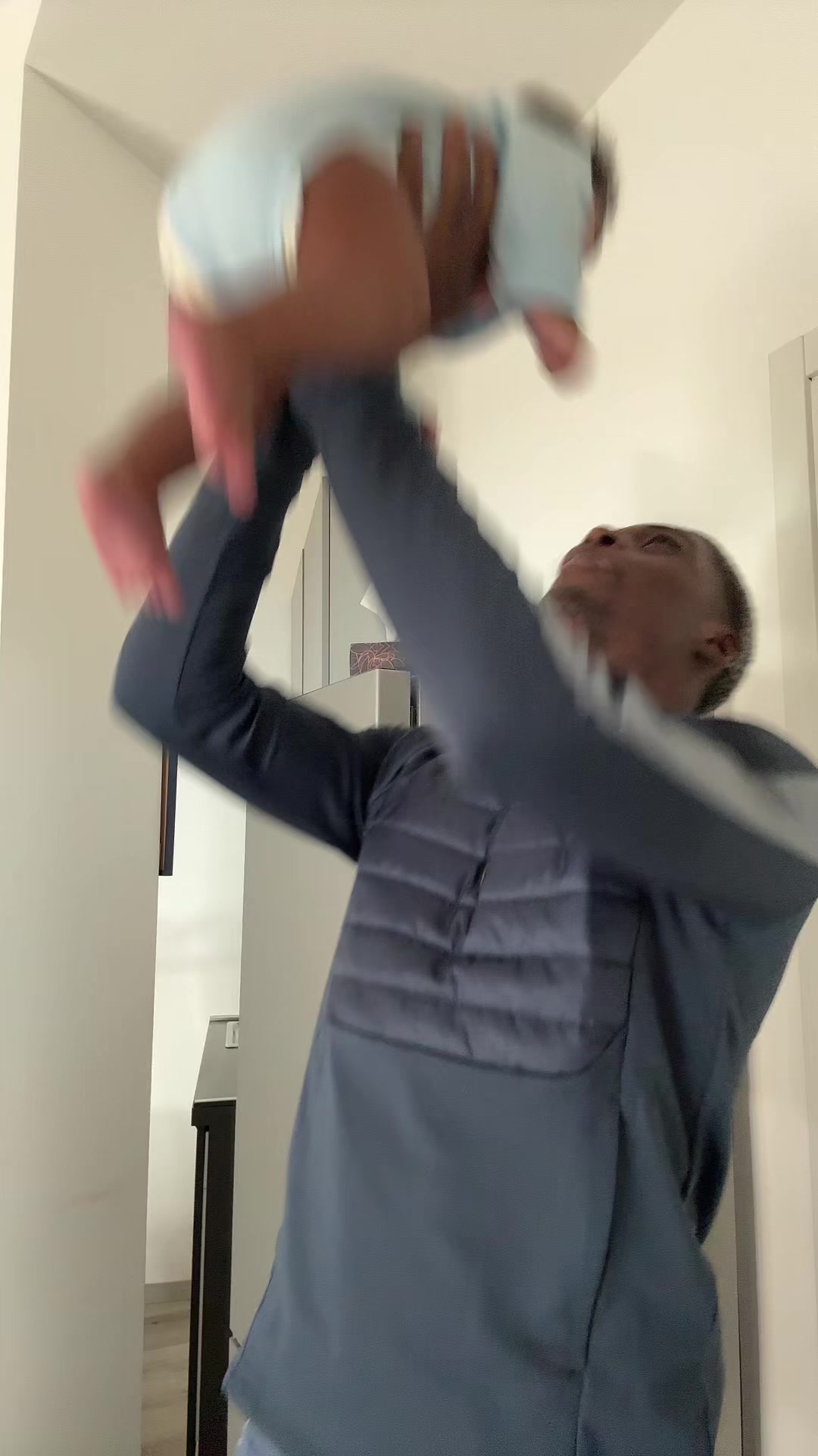 @LilCr