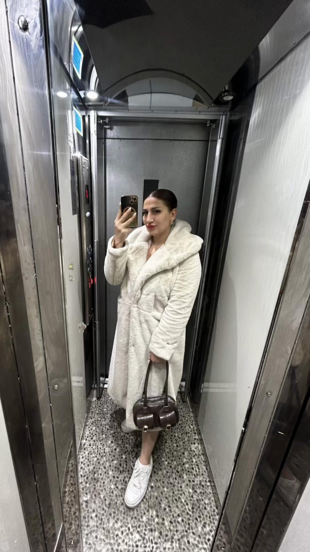 @Ayşe Özkan