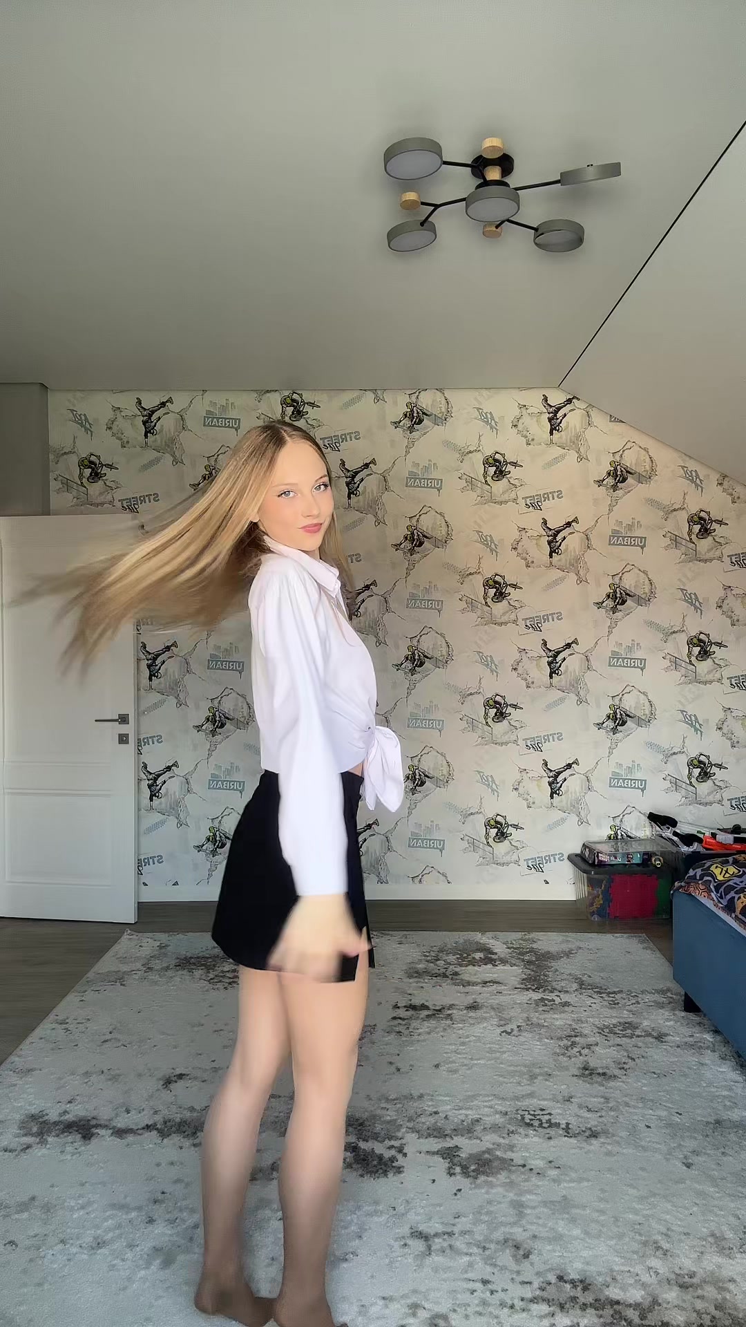 @Алинка Блондинка ྀིྀི