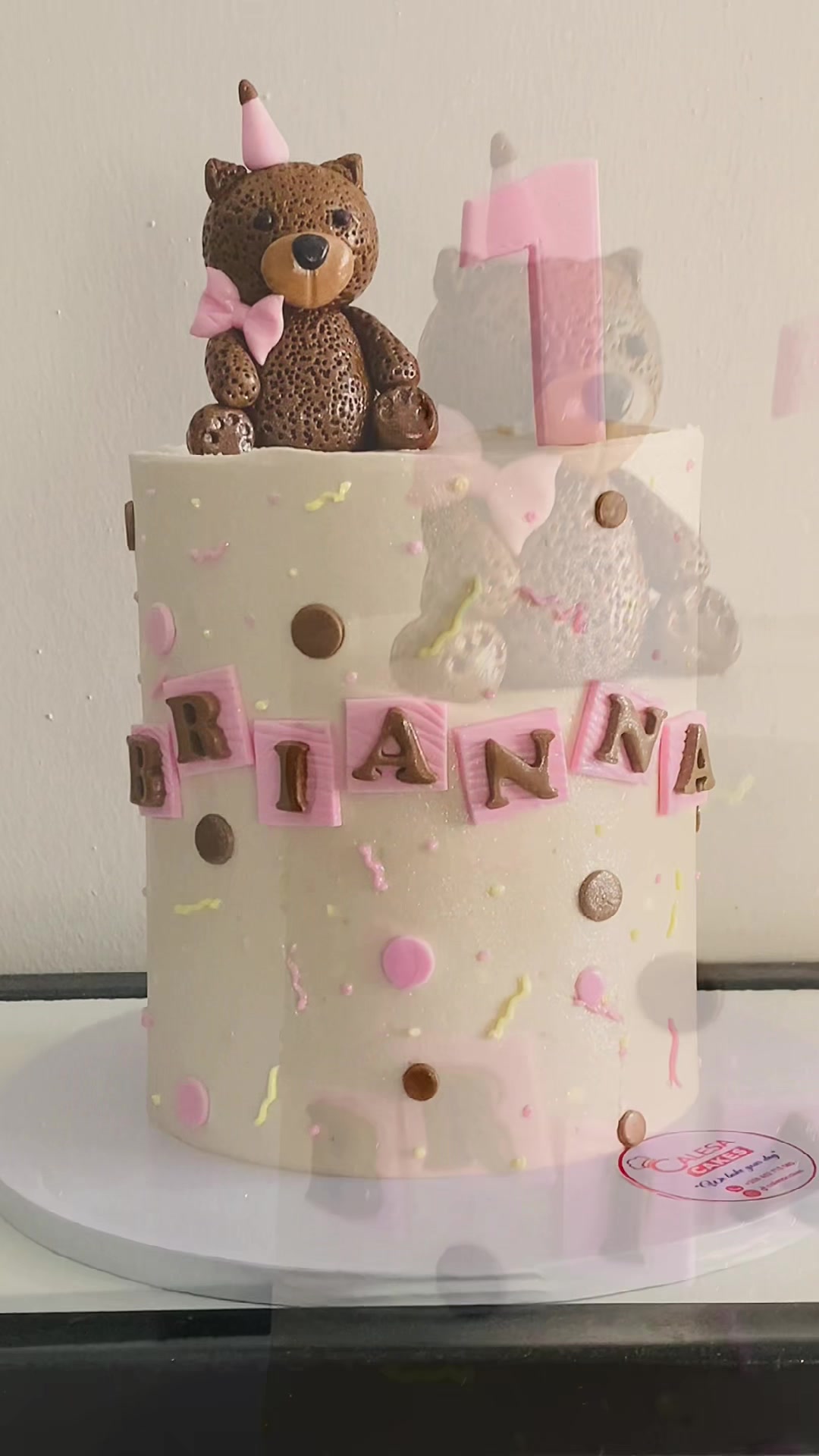 @calesacakes