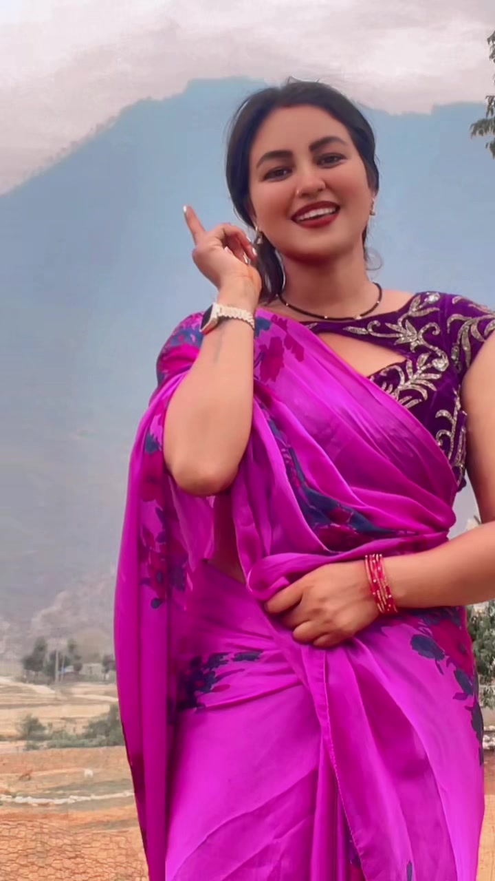 @शिवानी 😊smile Queen 😊 👑