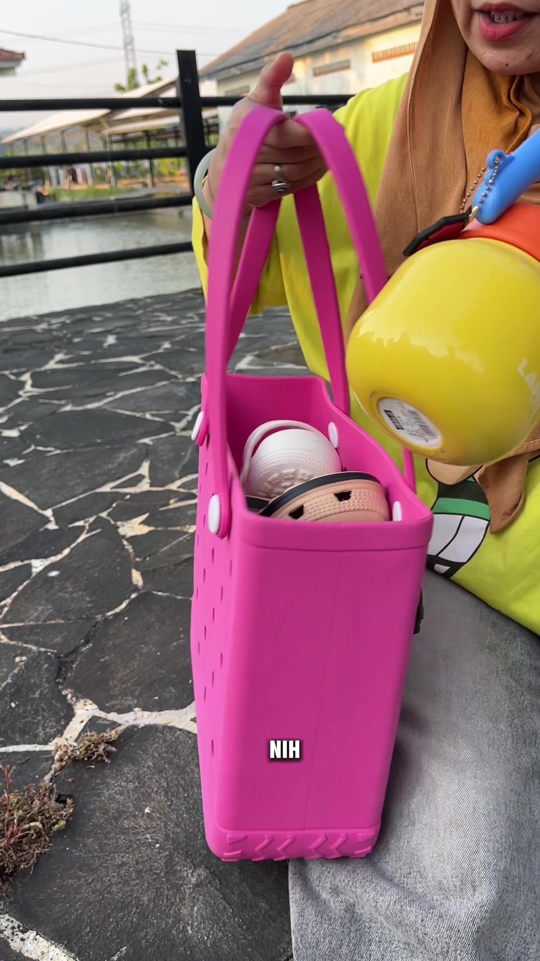 @LELI si paling TAS dan SANDAL