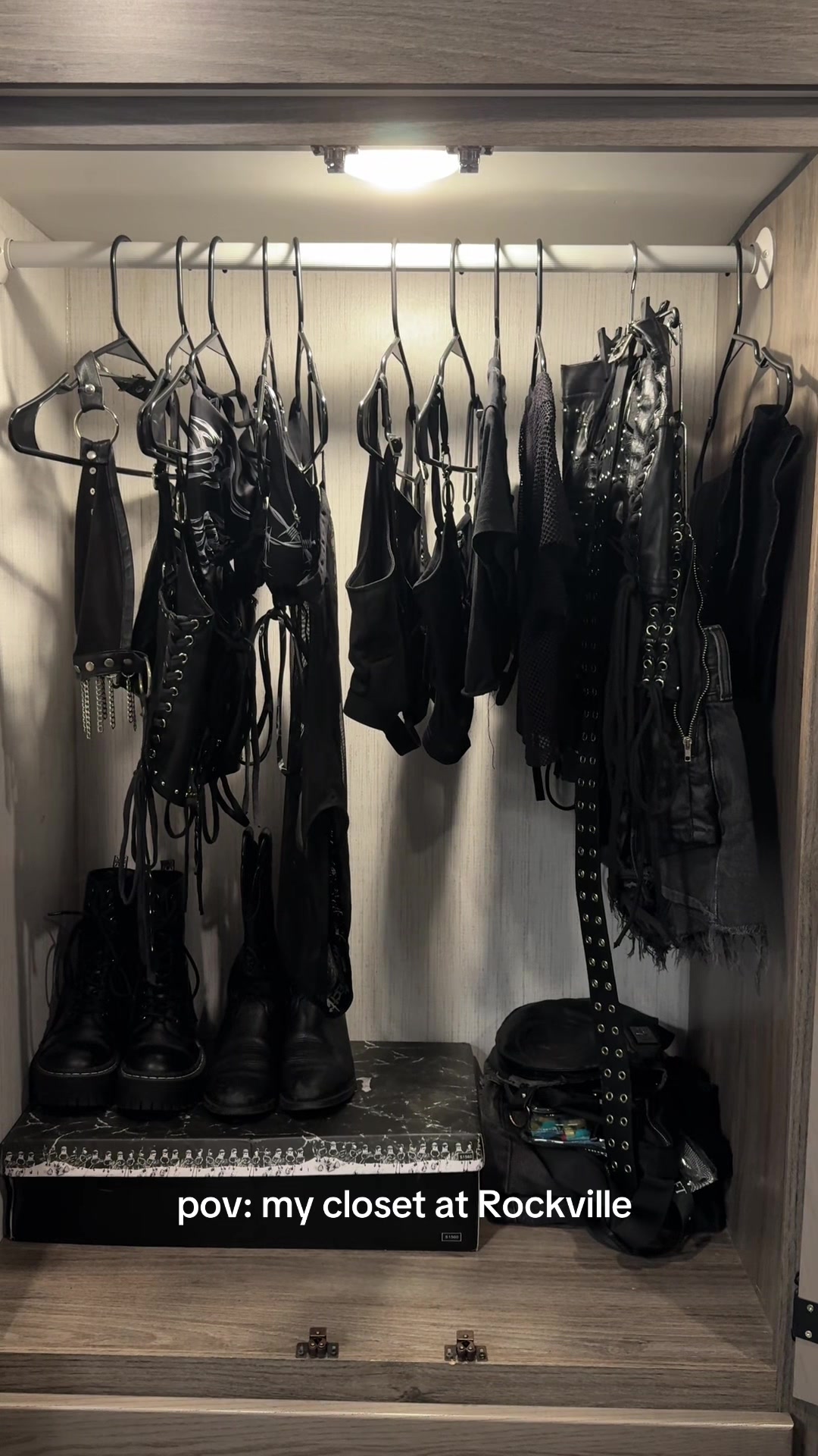 @Tara | Alt Fashion Inspo 🖤⛓️