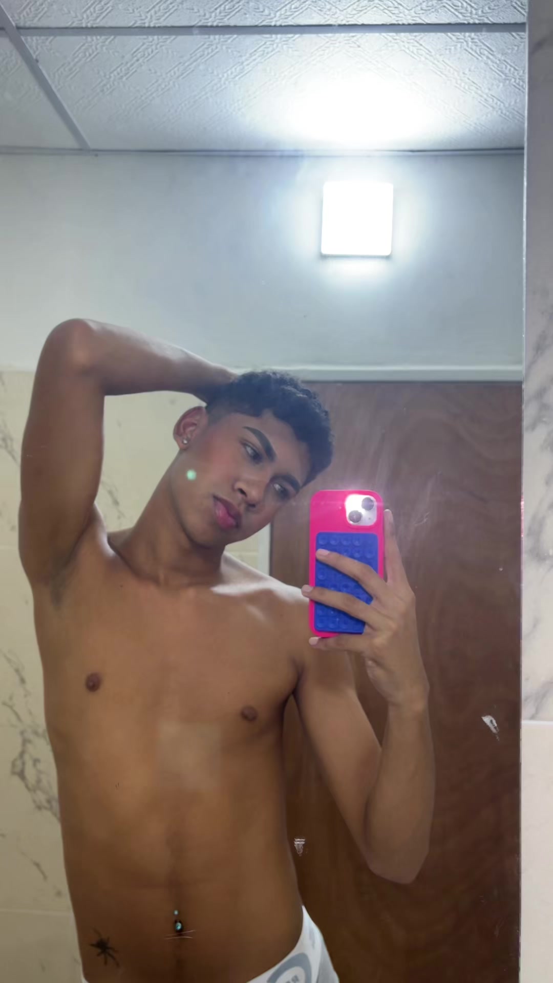 @️
