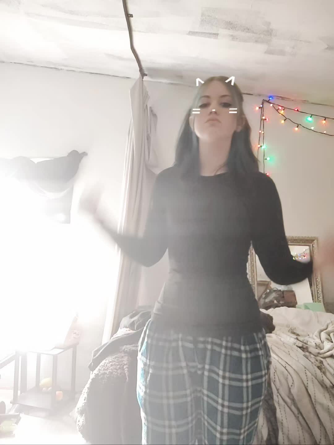 @𝕾𝖆𝖞𝖑𝖔𝖗 💸