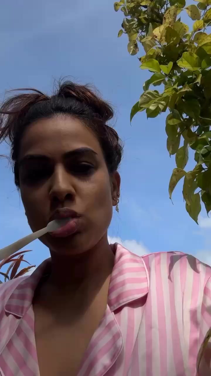 @nia Sharma