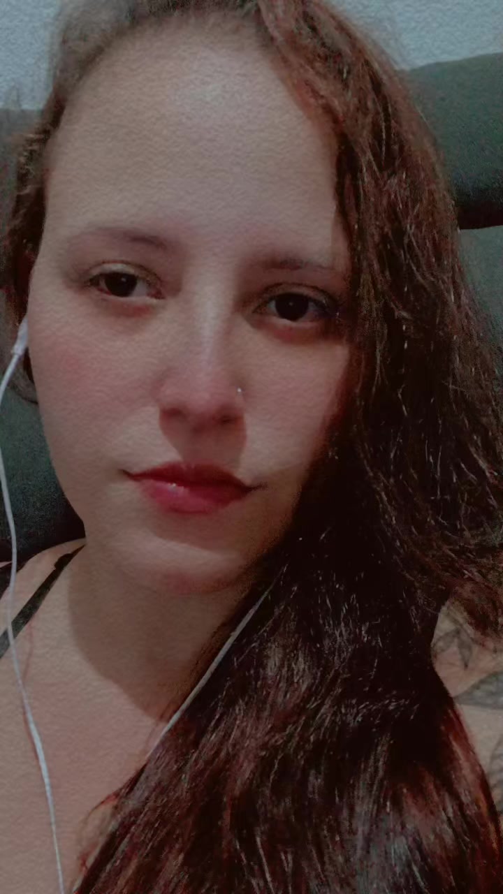 @LaryCastro🧡🦋