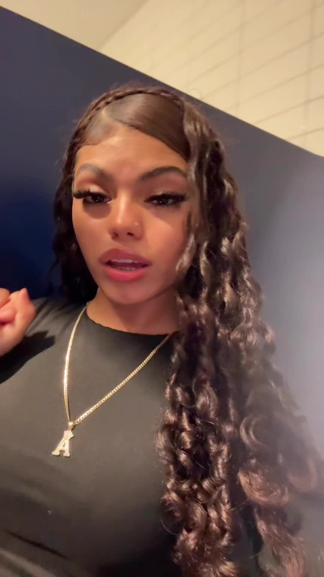 @Alexa👻