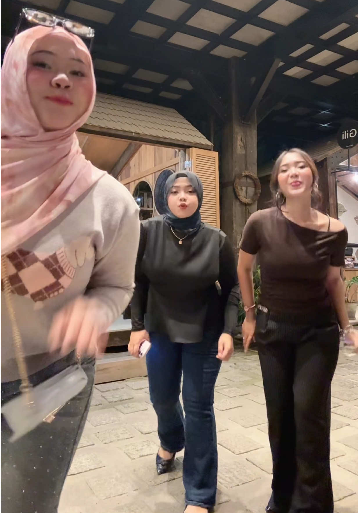 @ig: dyah.viikaa