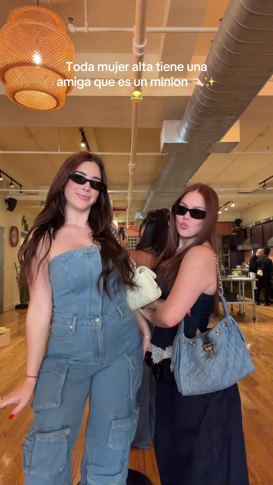 @Angela María