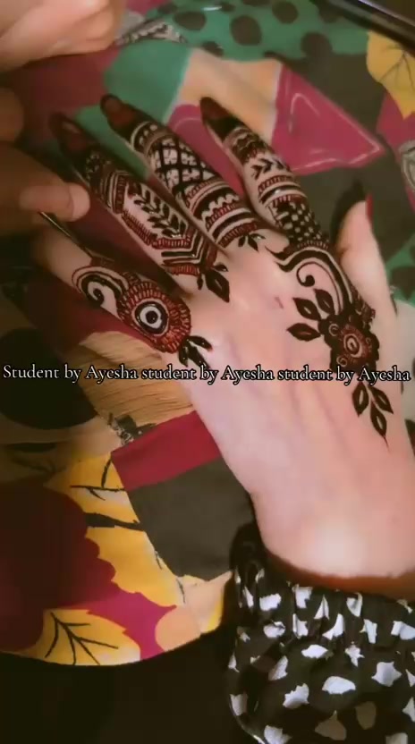 @مہندی آرٹسٹ💅🏻🦢🌸