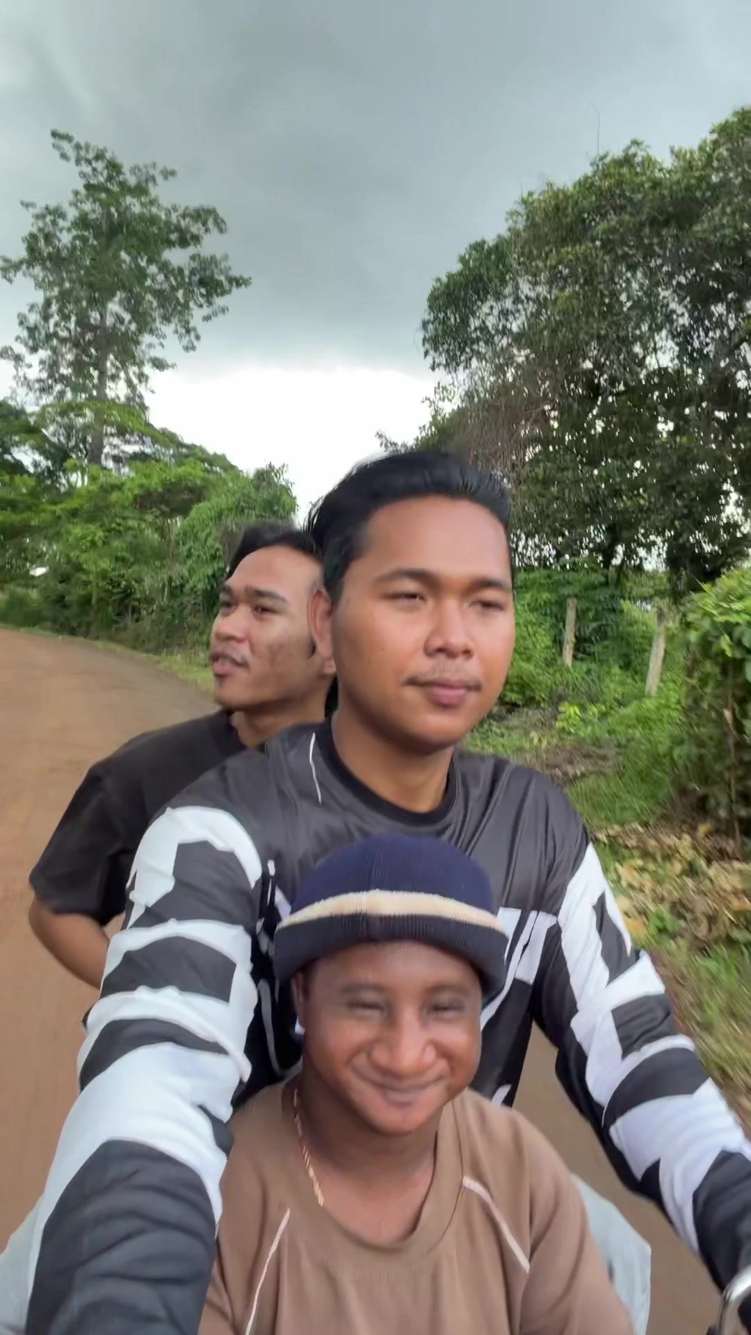 @គ្រូតូច