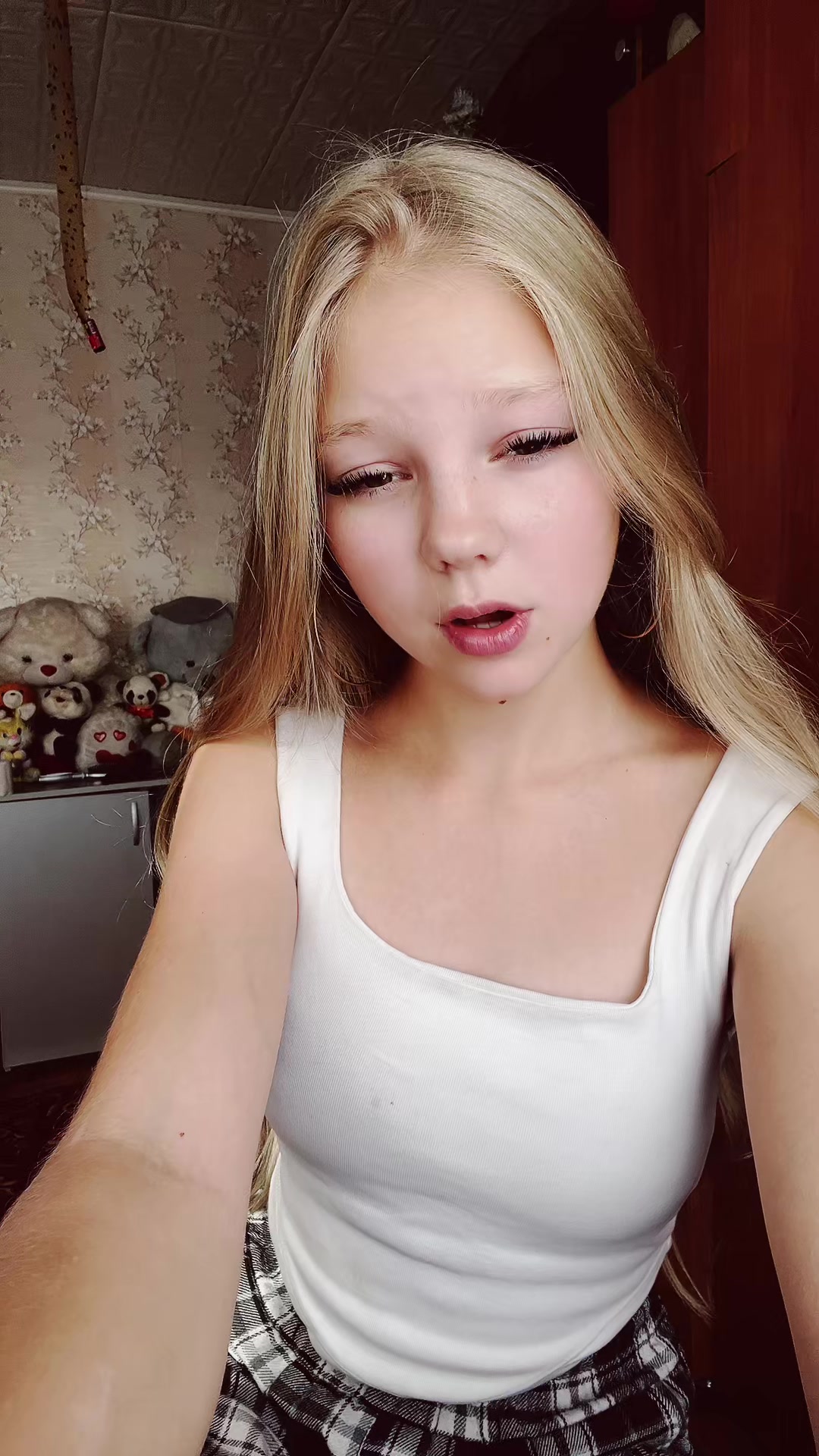 @Даянчик👻👻