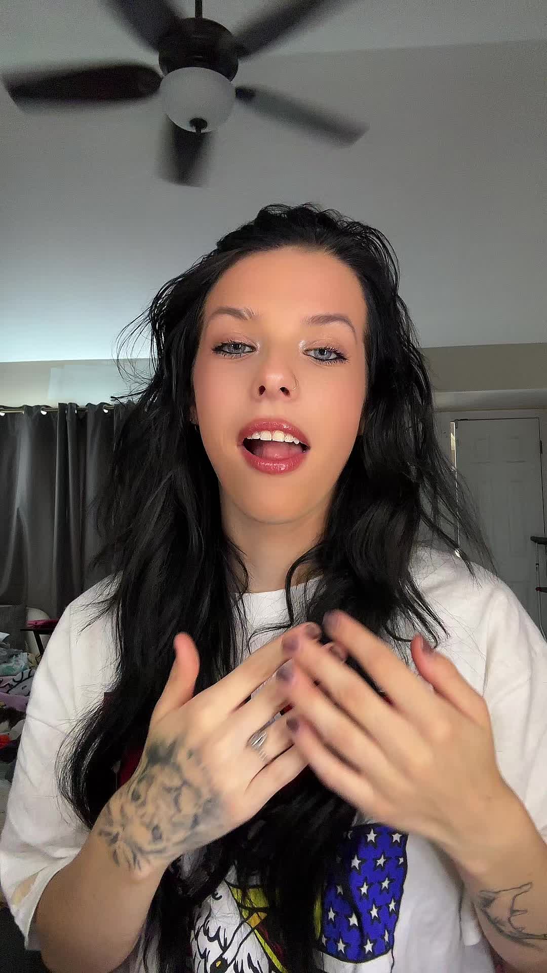 @HangingwithHannah