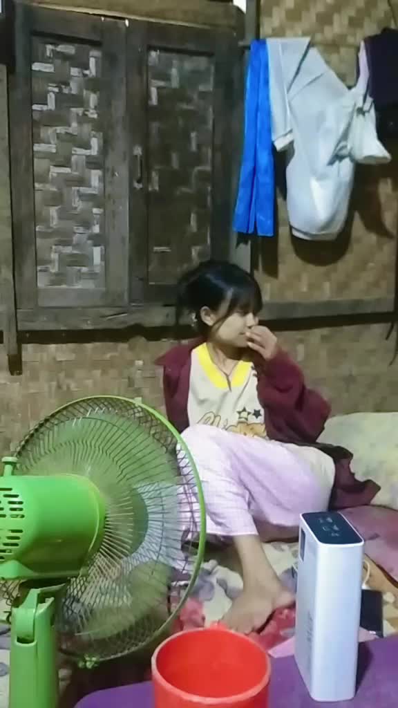 @Baby htet lay🌹