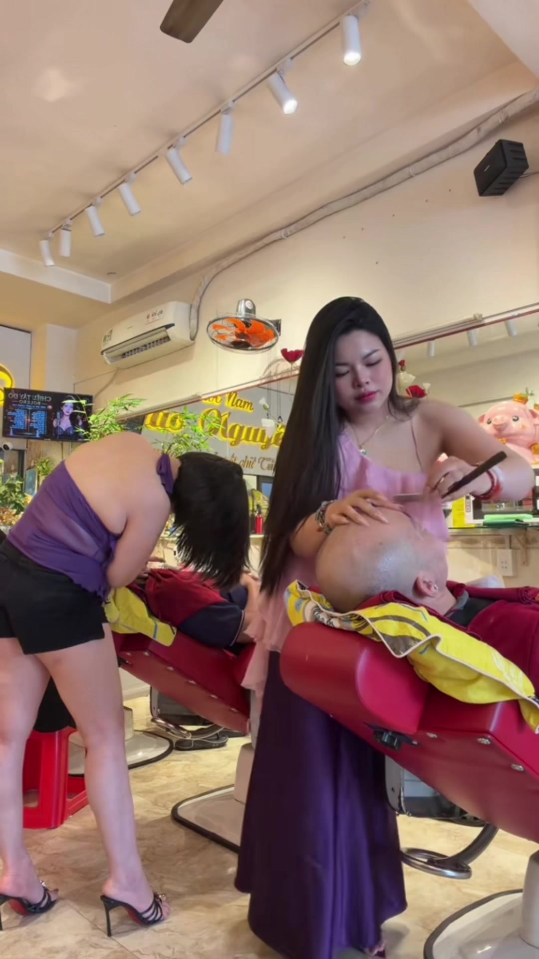 @HỚT TÓC NAM THẢO NGUYÊN Q4