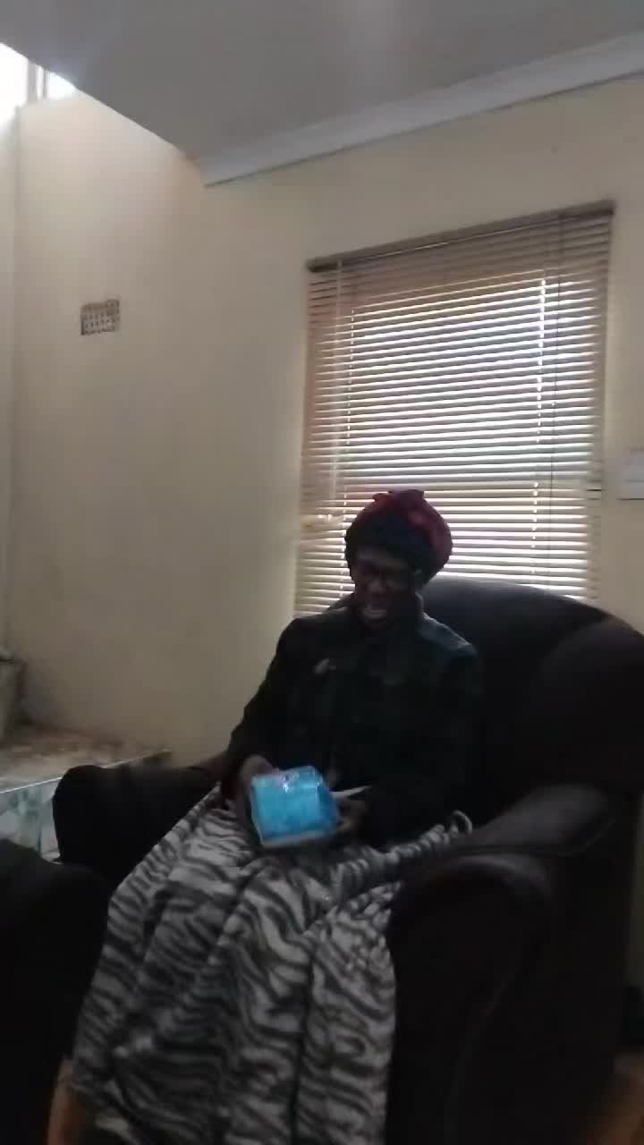 @Nqanqa