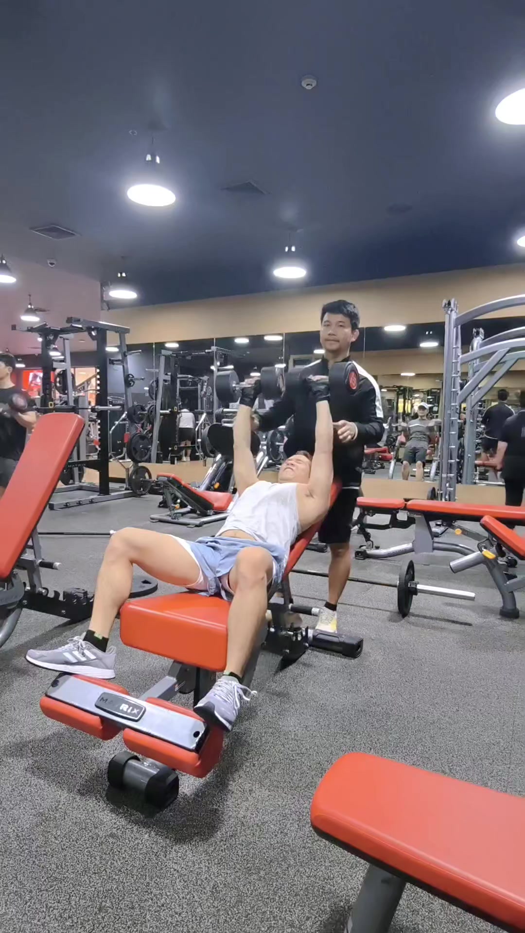 @อสูรน้อย ในตะเกียงแก้ว