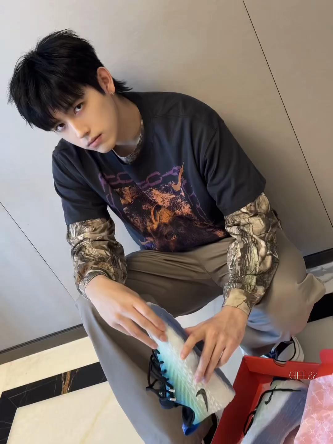 @♡&ordm;𝗚𝗜𝗙𝗧~22&deg;♡