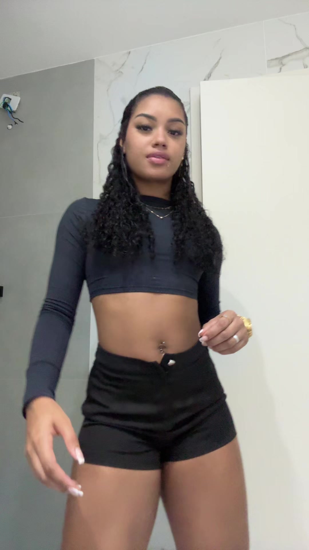 @Lara