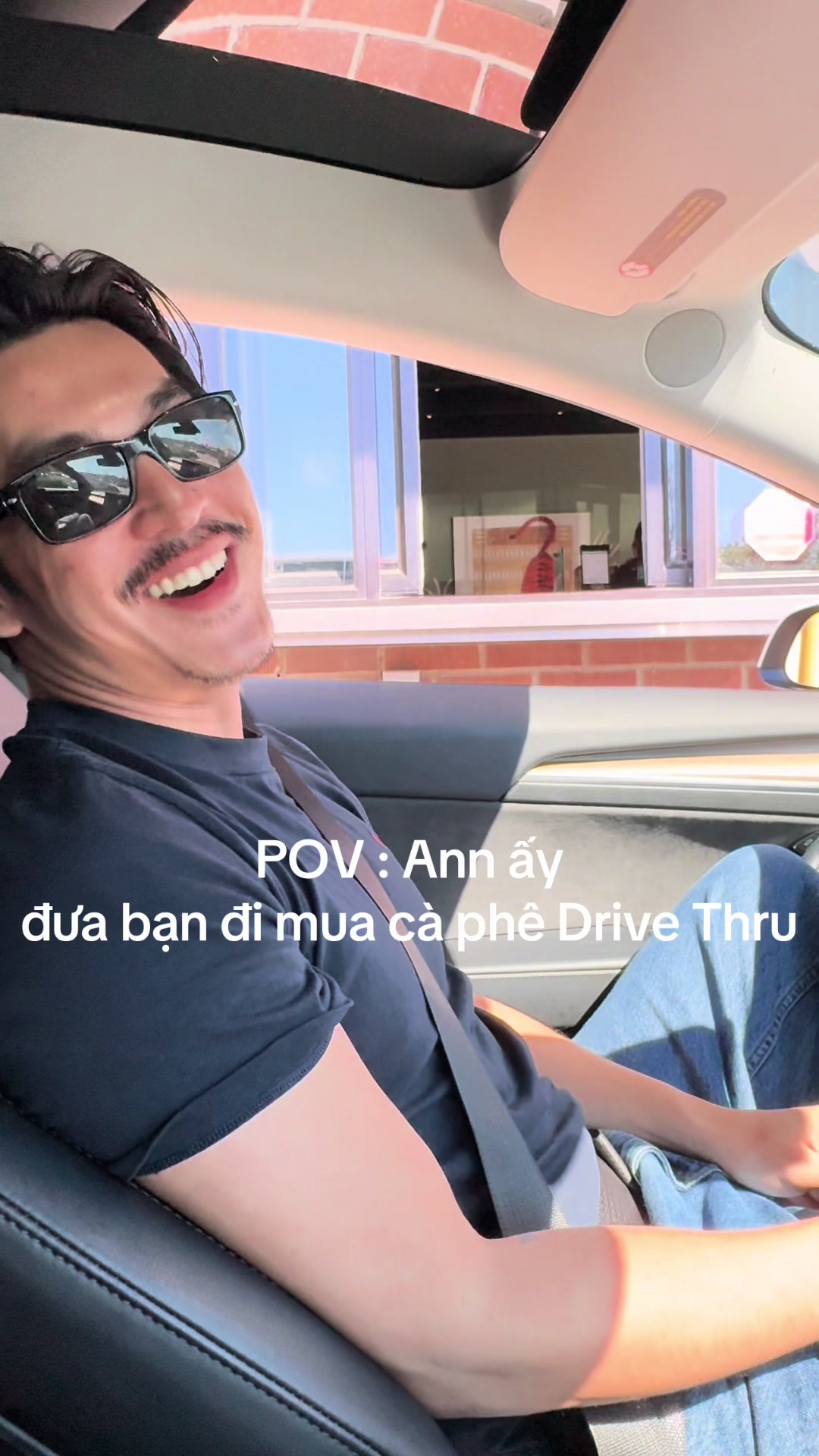 @Sáng đi chụp tối đi show