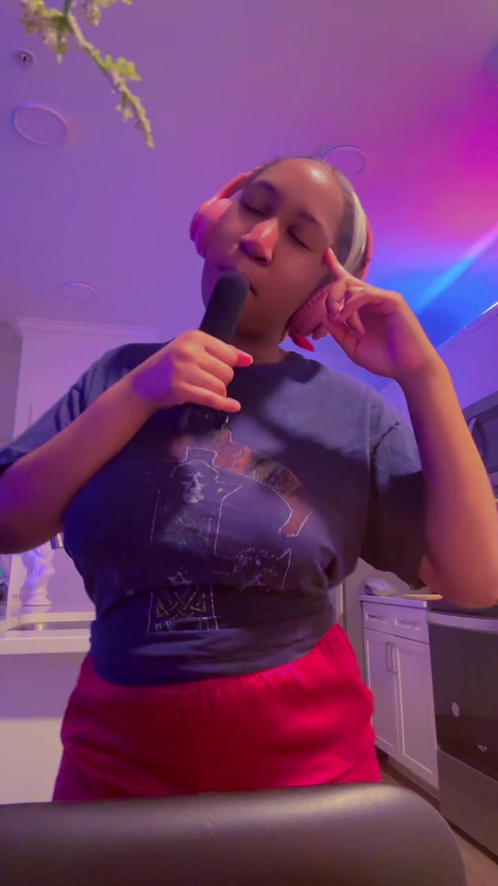 @lovelymika99