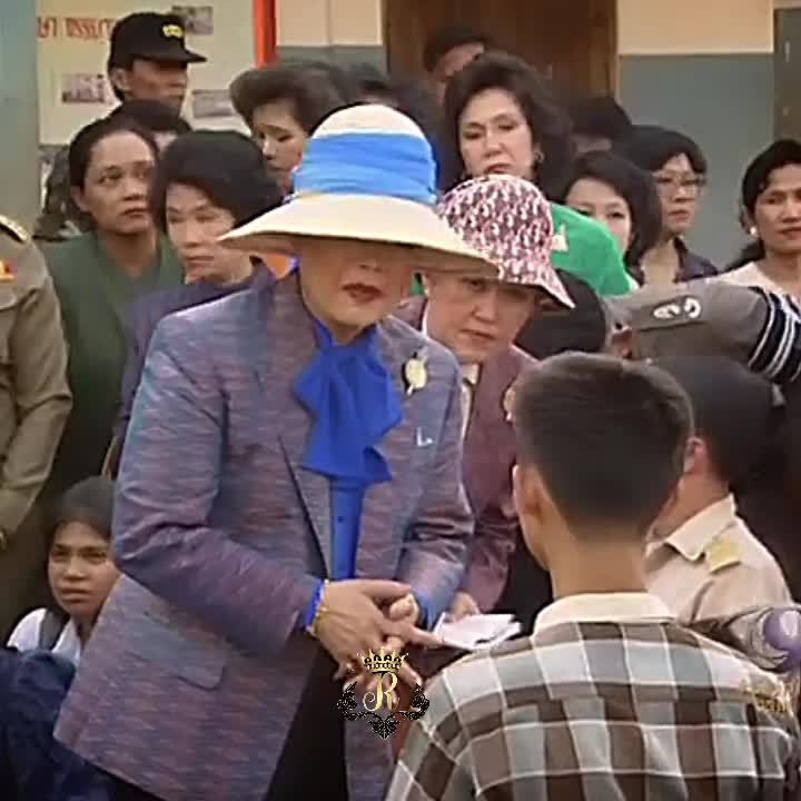 @𝑹𝒐𝒚𝒂𝒍 𝑶𝒇𝒇𝒄𝒊𝒂𝒍 ⚜️