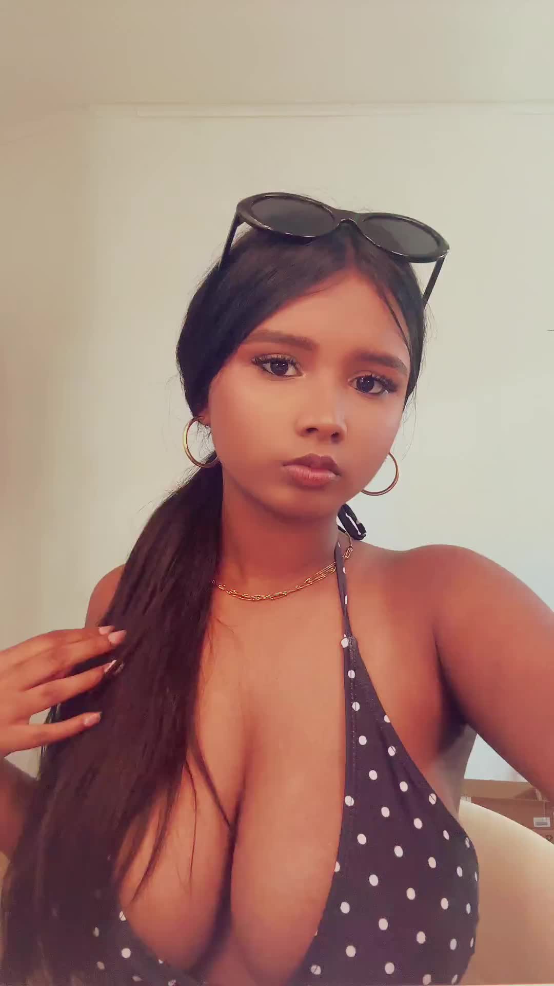 @whoNeedsEm