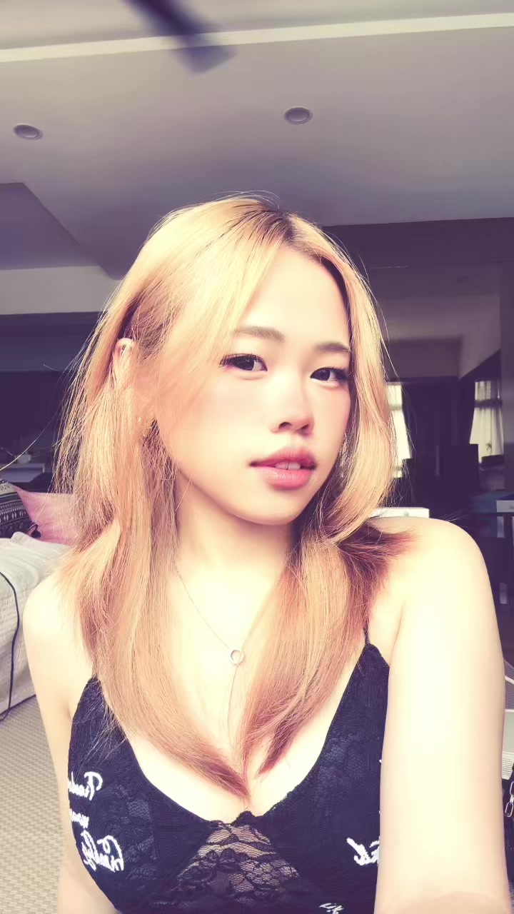 @khloye.c