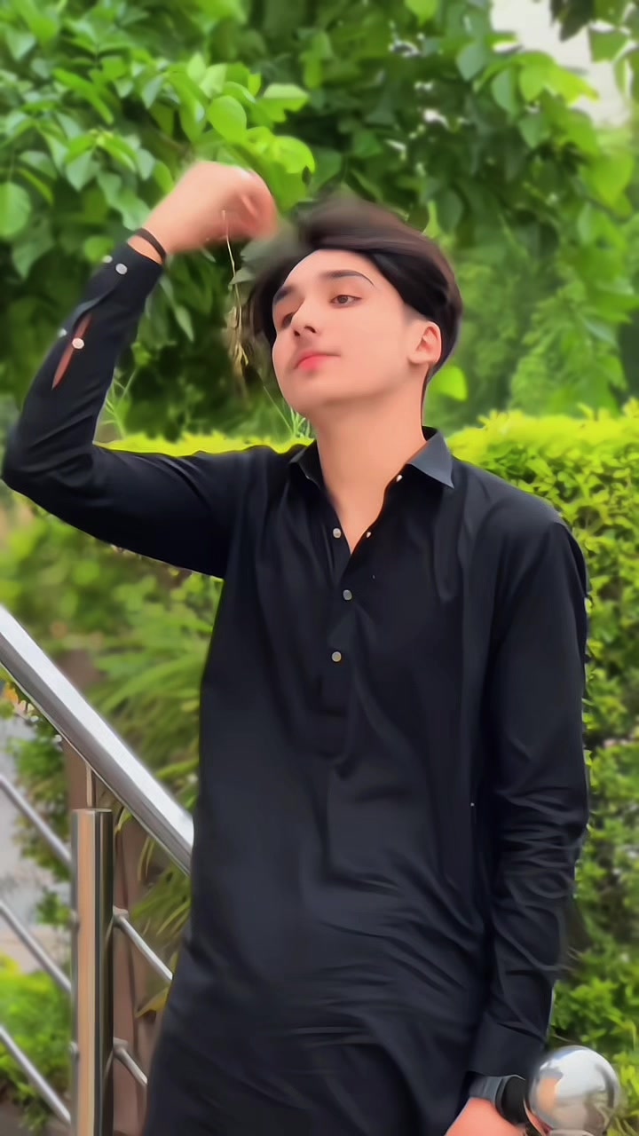@𝑹𝑨𝒁𝒊𝒊𝒊  🤭