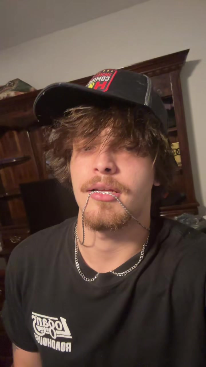 @Whiteboywitabonnet