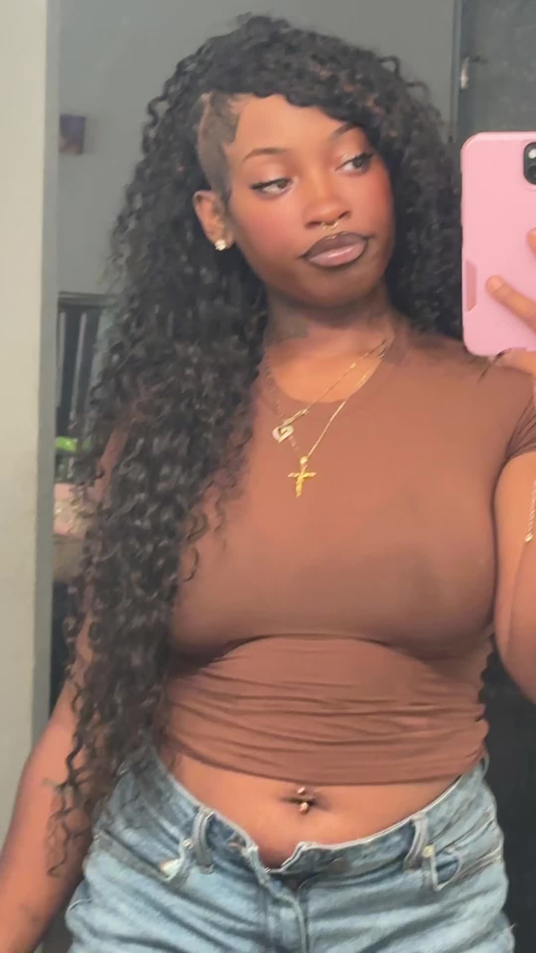 @La'Nae Bae