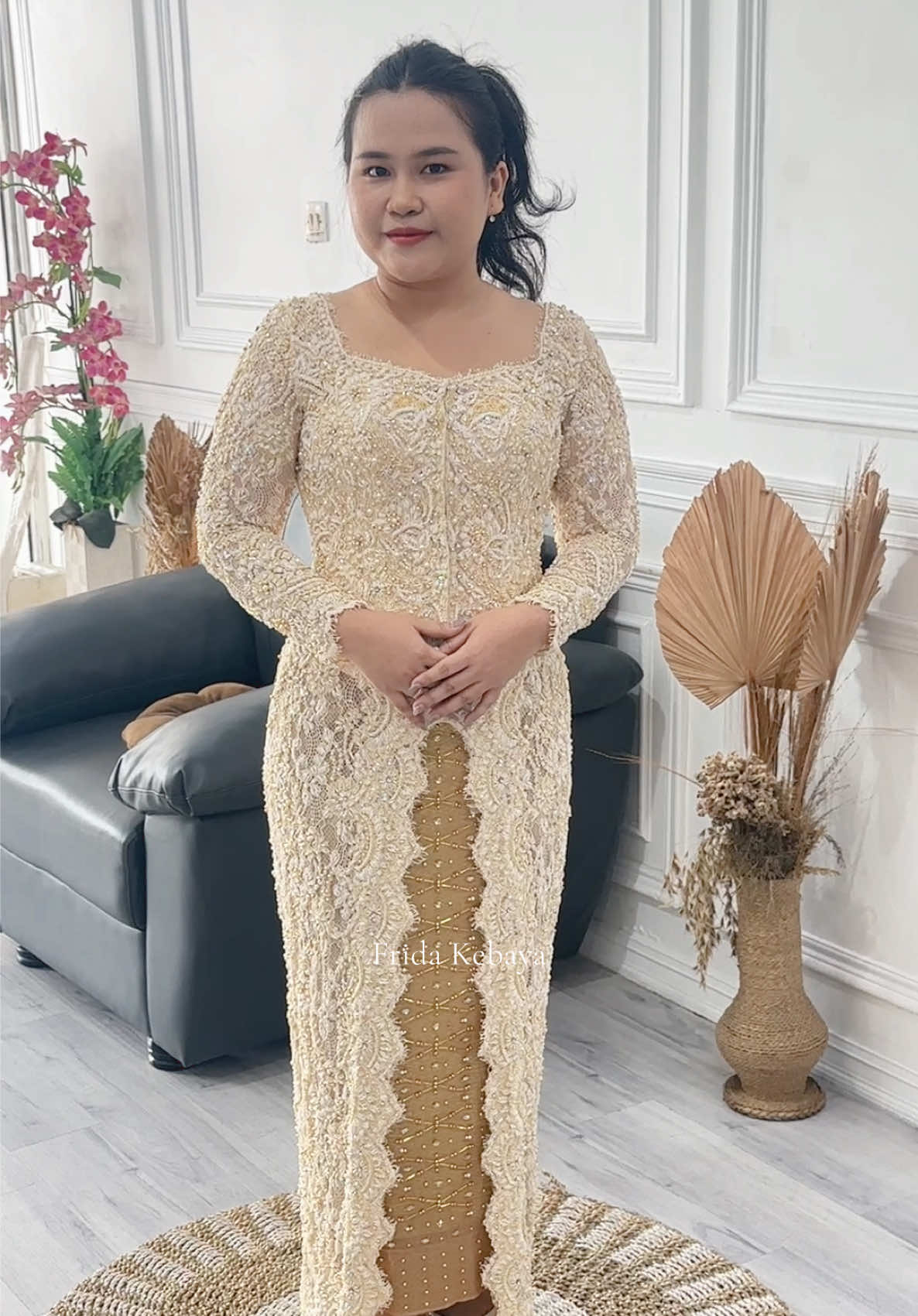 @Frida_Kebaya