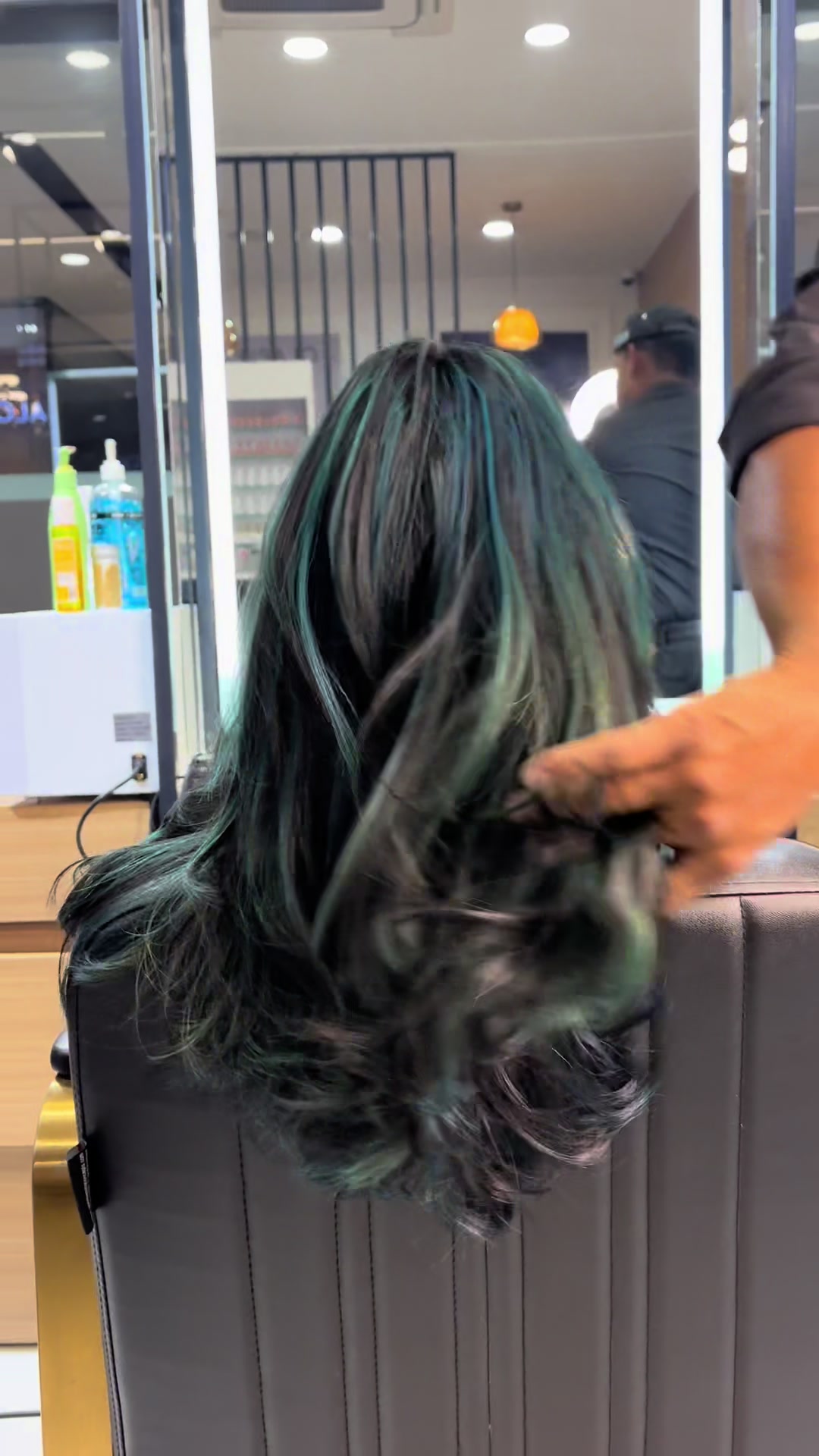 @Looks Salon Nepal