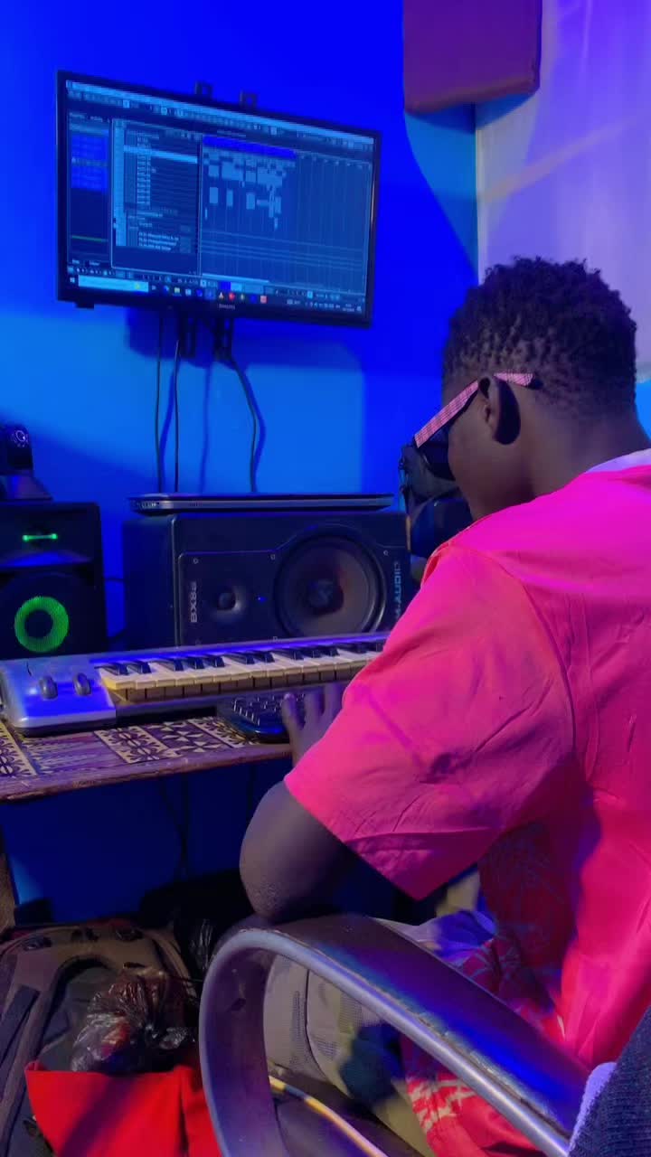 @Damochee_Officiel